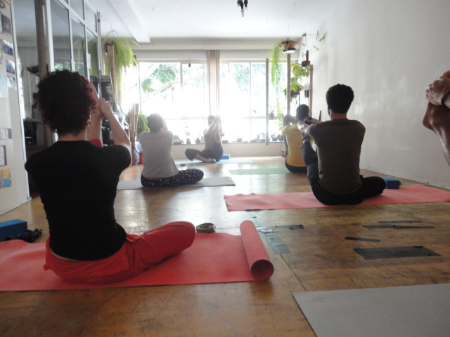 yoga - pratica artesãos do corpo